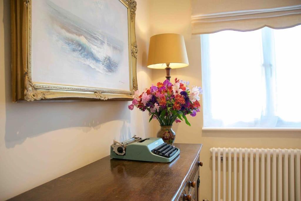 Canal View 2 Bedrooms End Of Terrace Chichester Eksteriør billede